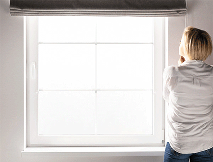 Mörkläggande hissgardiner med undergardiner Mörkläggande hissgardiner med undergardiner