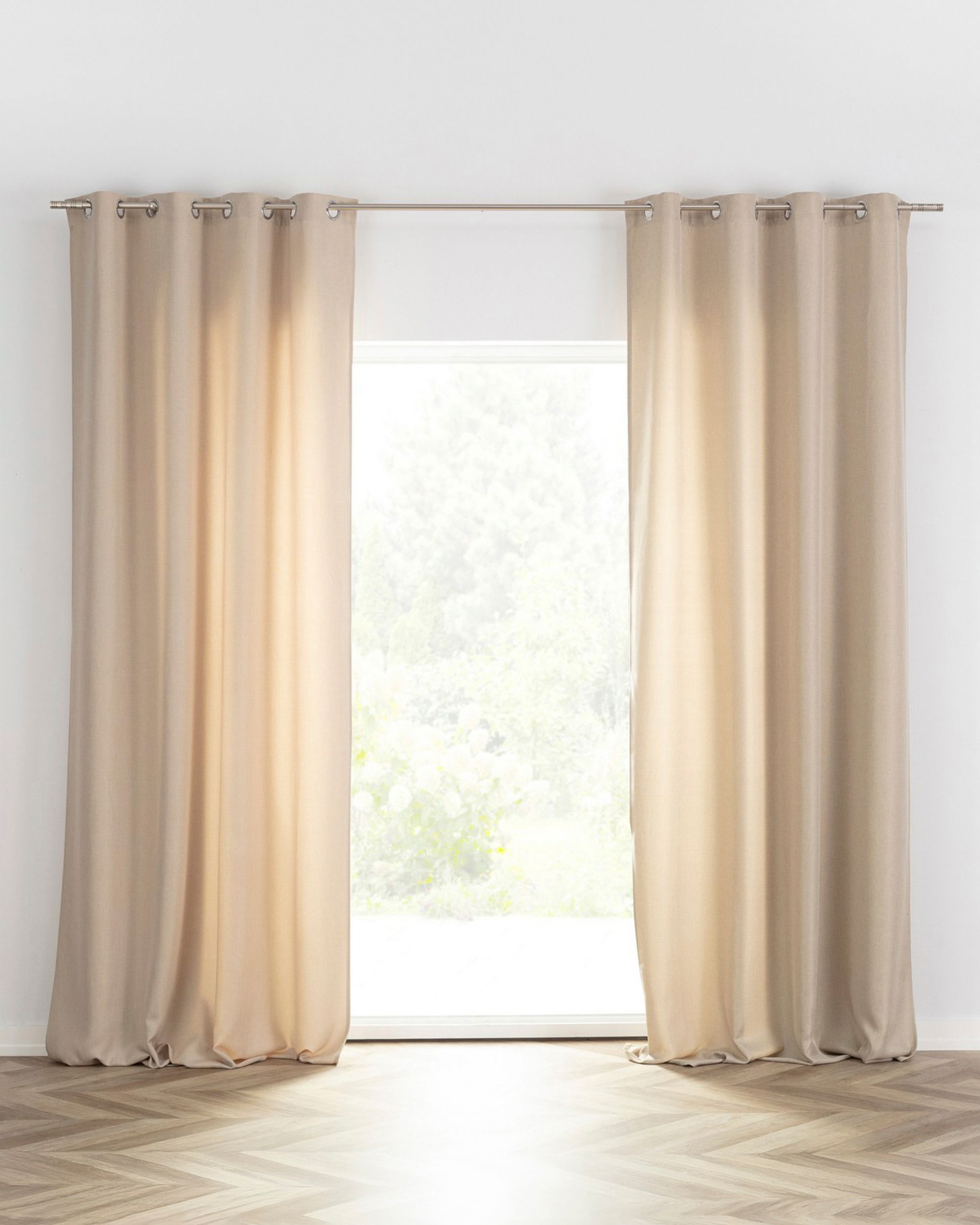 BASIC gardin med öljetter 140x280 cm  1 längd