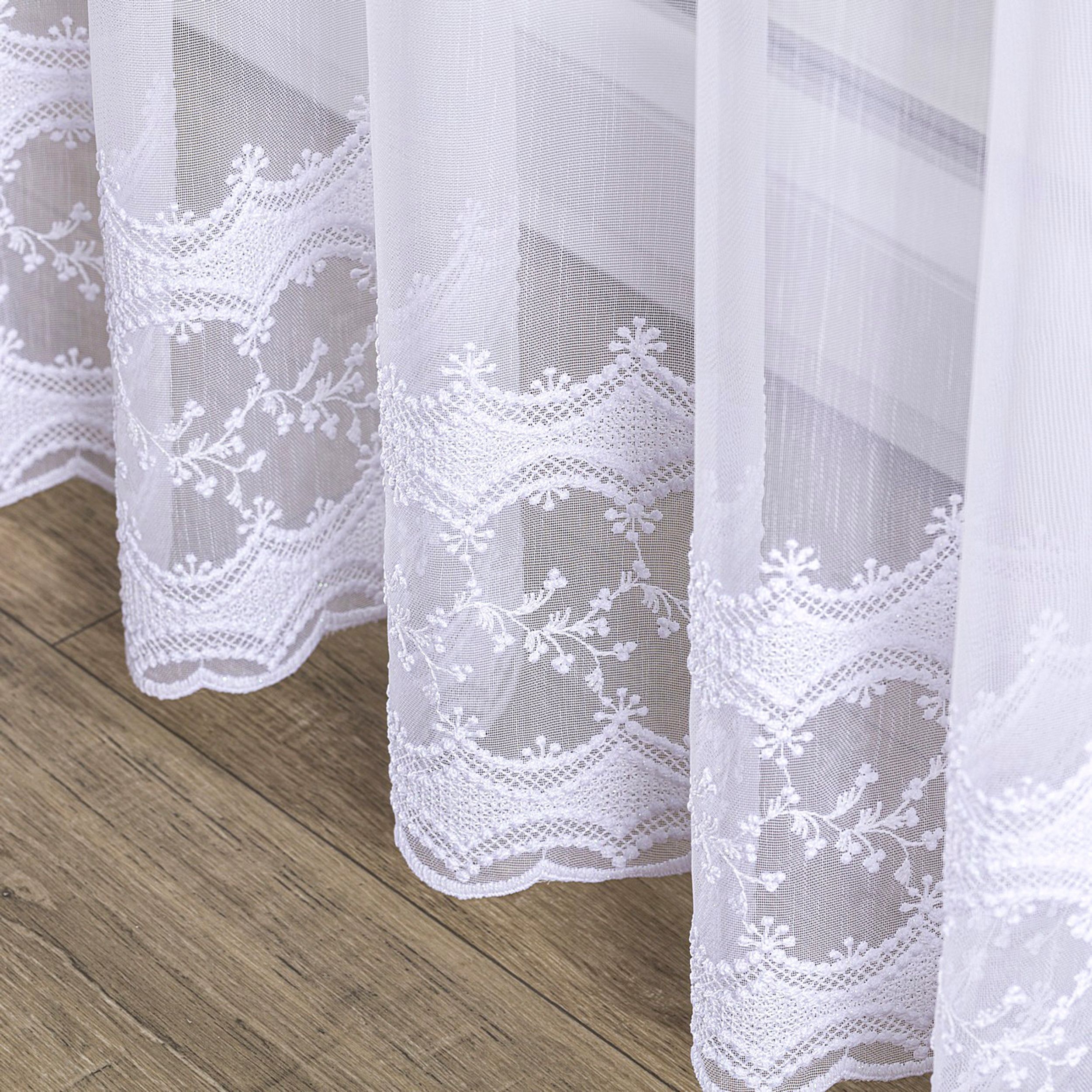 Voile 186-39 vit med mönsterkant
