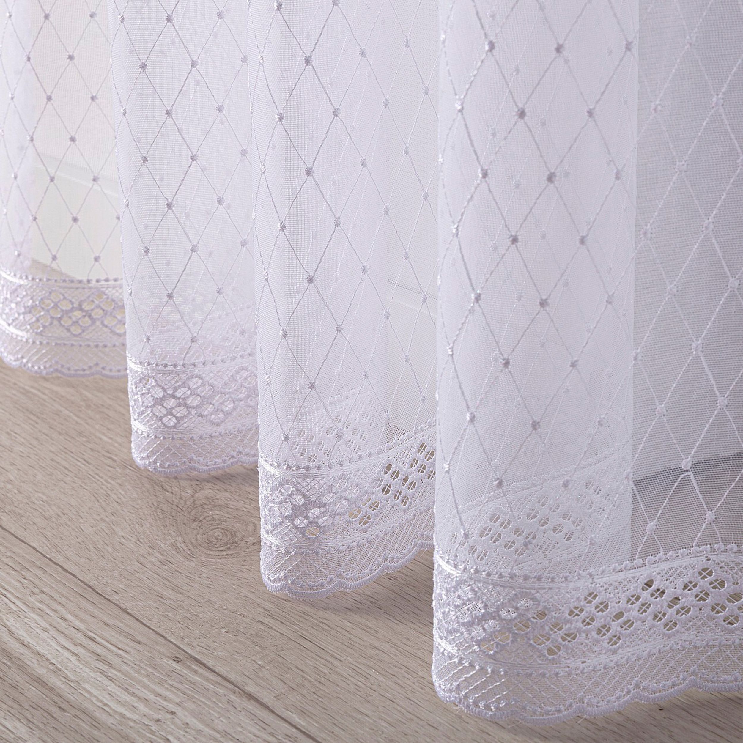 Voile 186-44 vit med mönsterkant