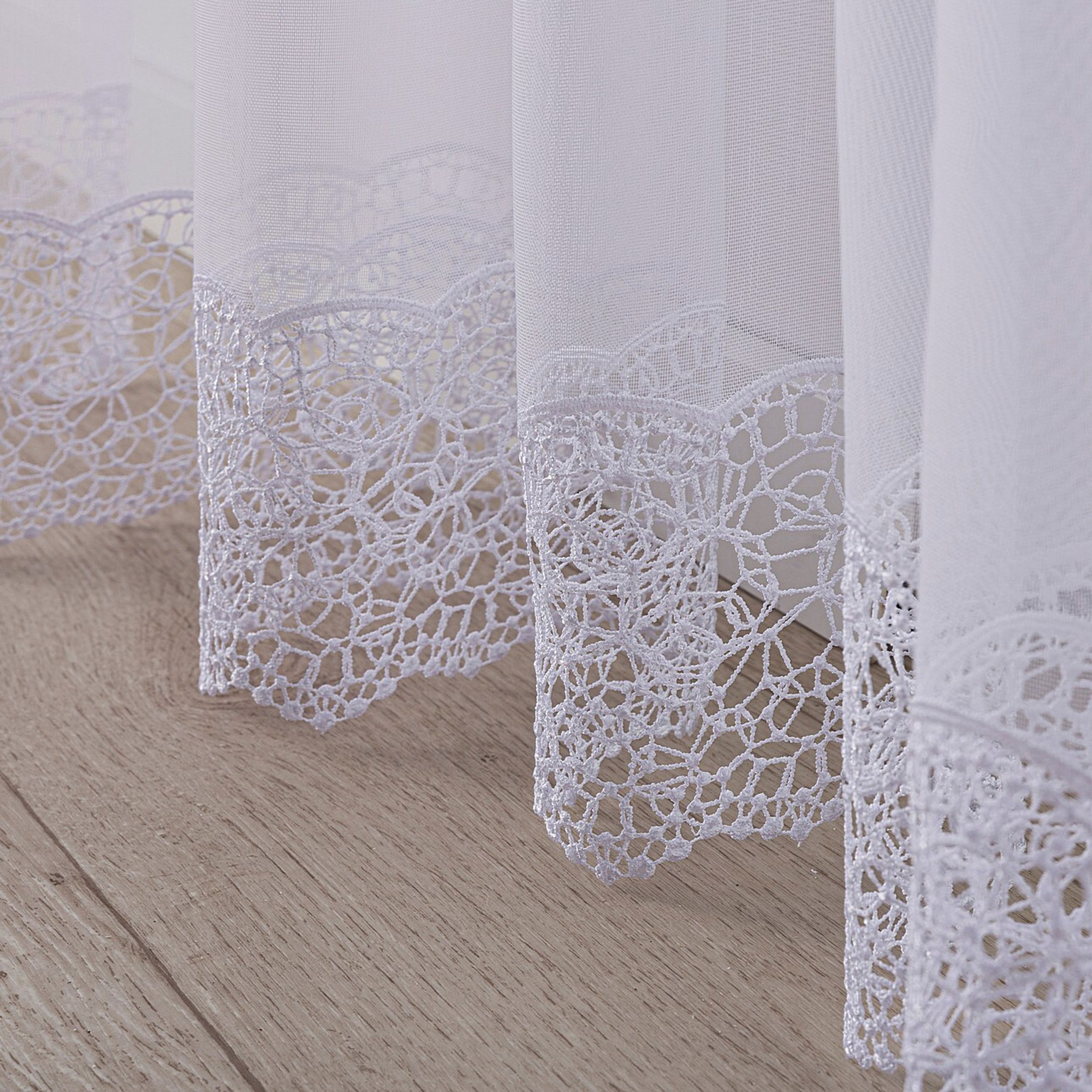 Voile 186-50 vit med mönsterkant